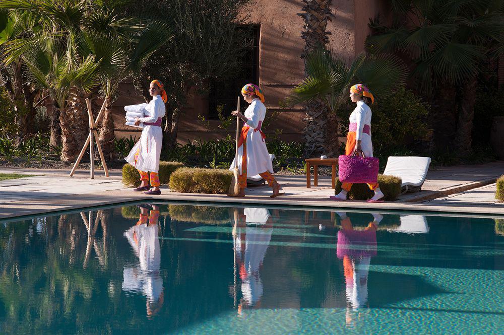티그미자 스위트 앤 파빌리온 호텔 Ouled Jelal 외부 사진 Staff at the B2 Boutique Hotel, Marrakech, Morocco
