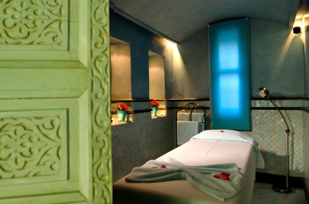 티그미자 스위트 앤 파빌리온 호텔 Ouled Jelal 외부 사진 A treatment room at the Bvlgari Spa