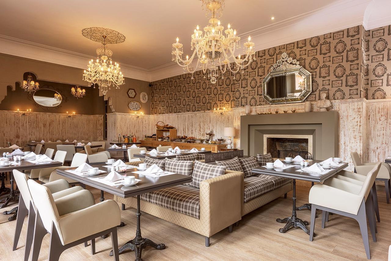 티그미자 스위트 앤 파빌리온 호텔 Ouled Jelal 외부 사진 The restaurant at The Old Ship Hotel